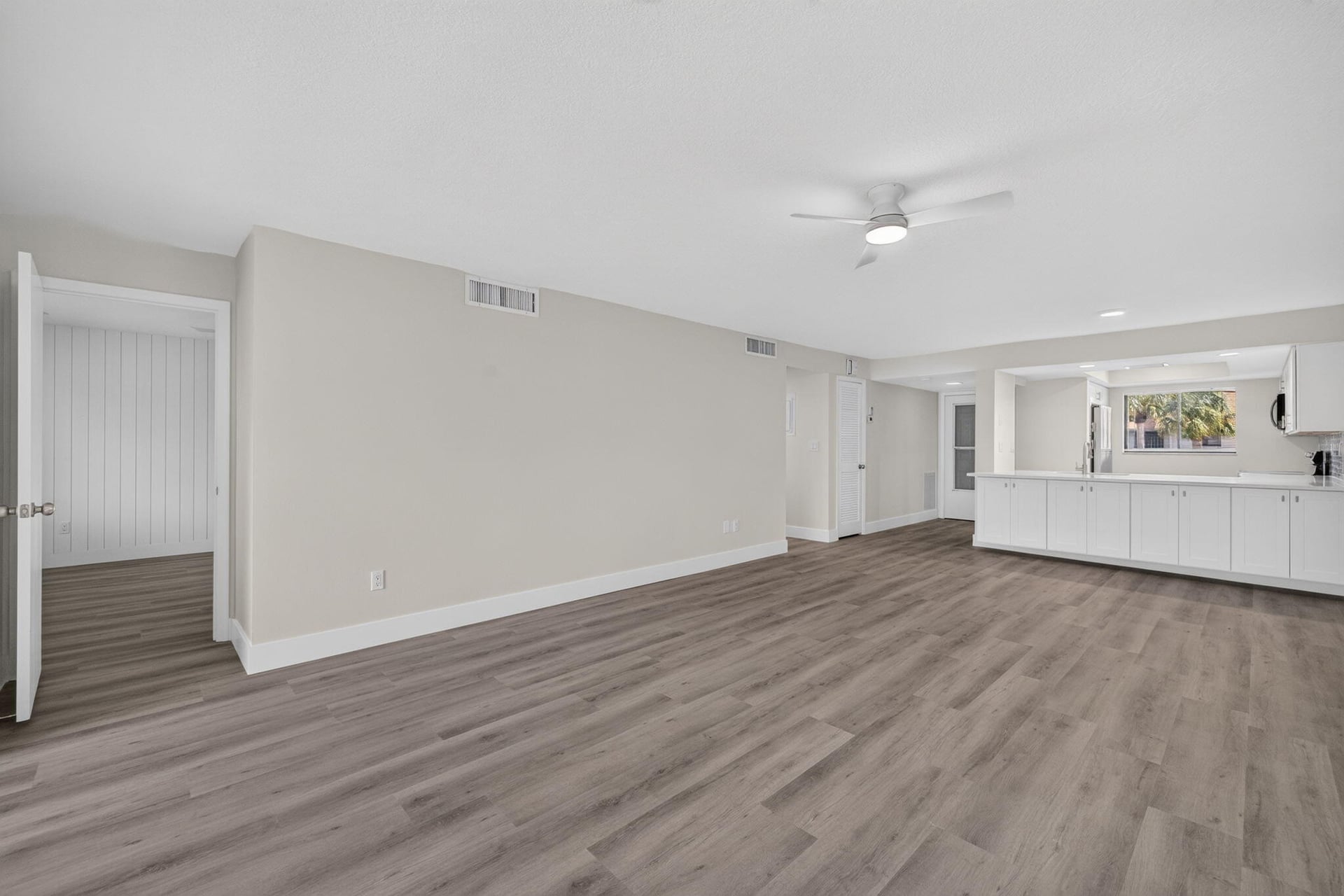 Unit 10-205 photo 13