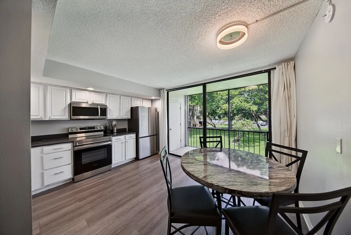 Unit 214 photo 10