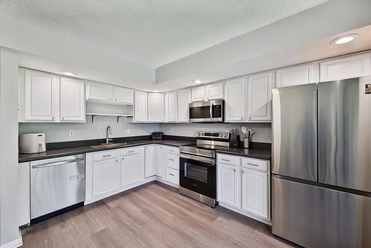 Unit 214 photo 13