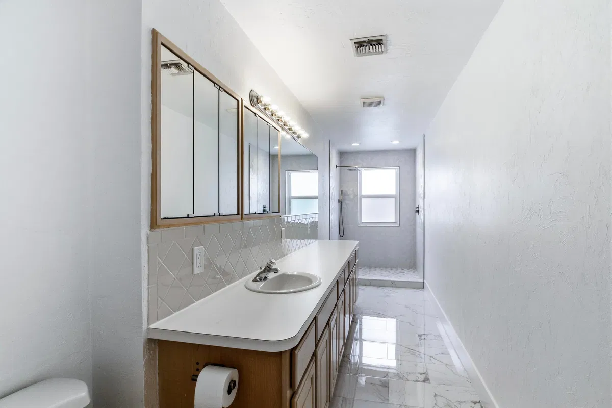 Residence photo 16