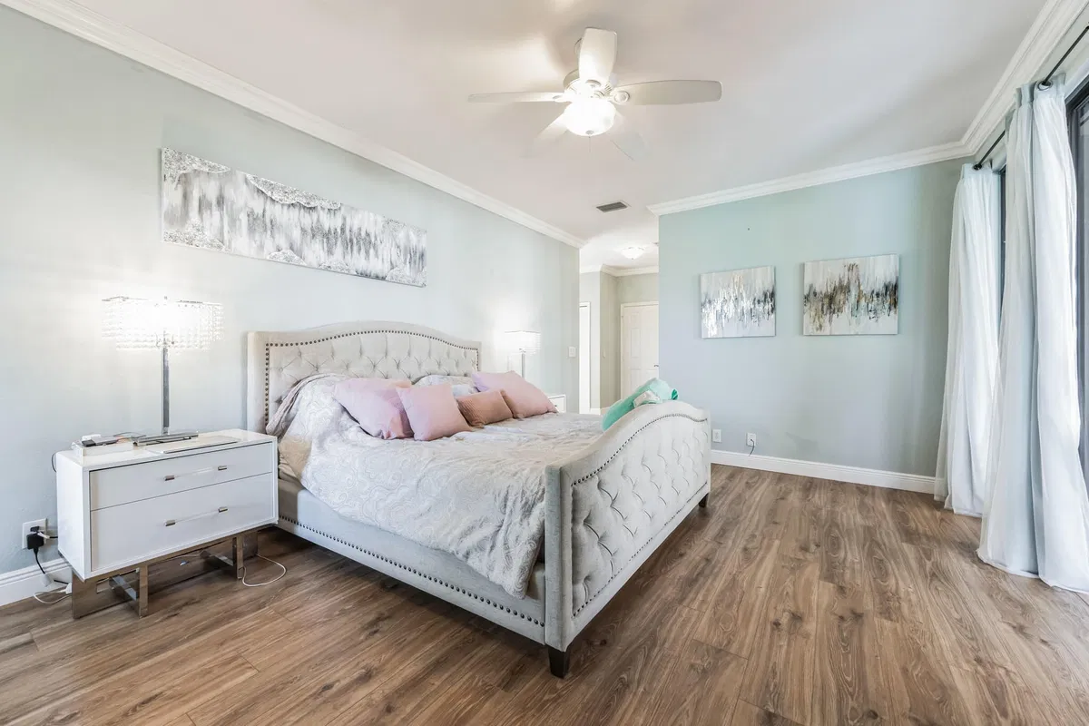 Residence photo 16