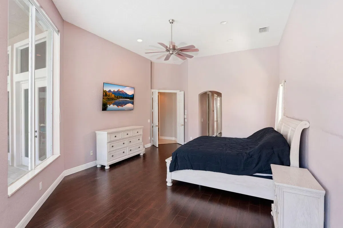 Residence photo 22