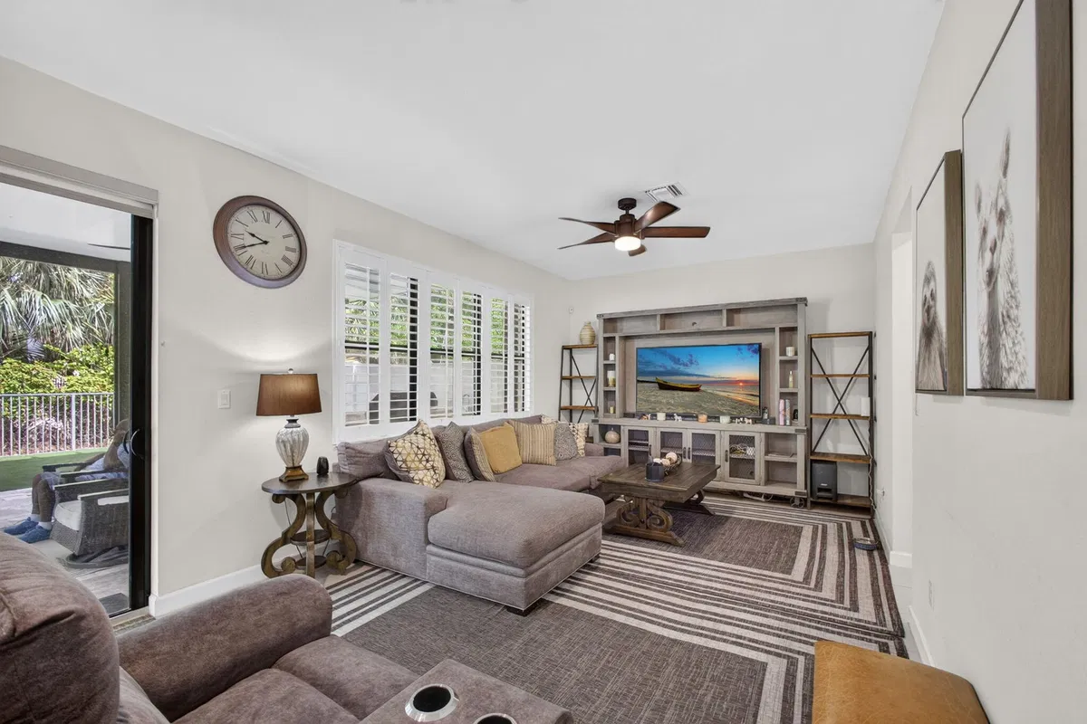 Residence photo 19