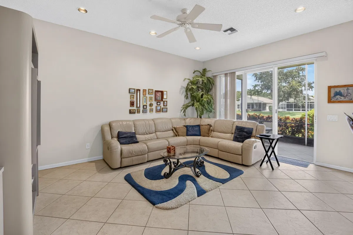  Residence photo 16