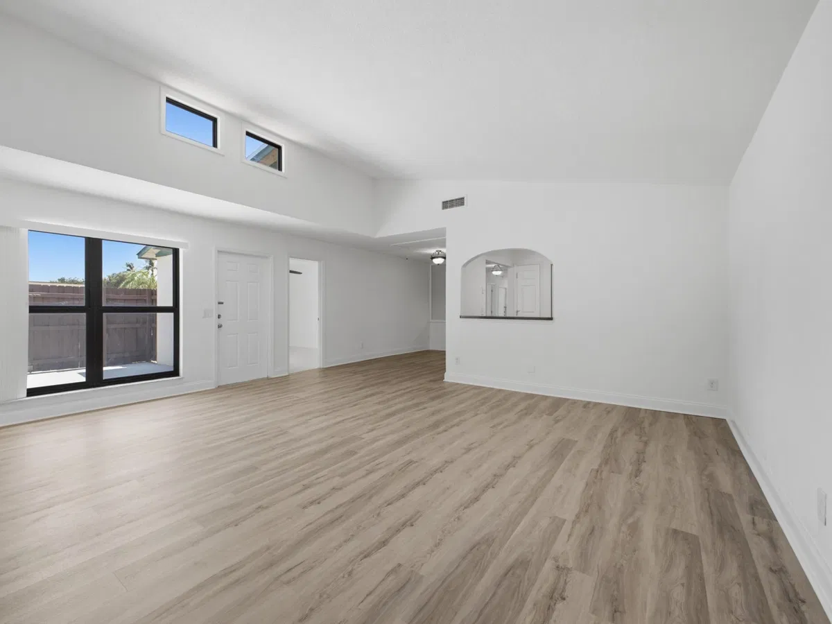Residence photo 10
