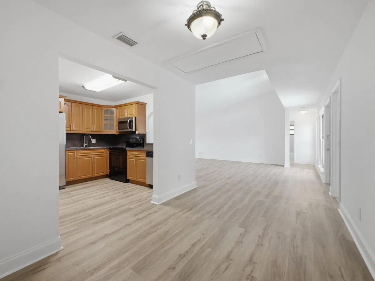 Residence photo 16