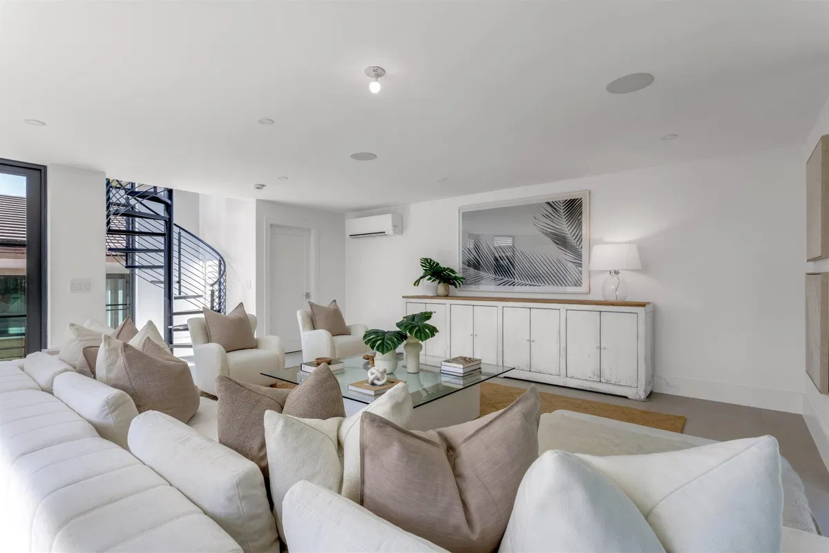 Palm Trail Delray Beach Residence photo 37
