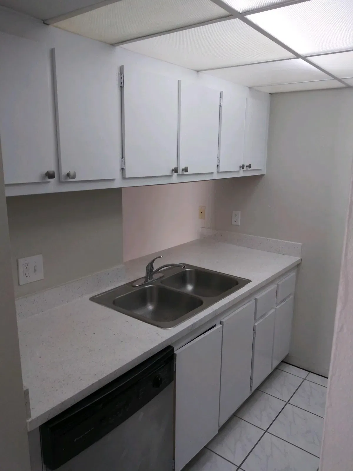 Unit 104 photo 4