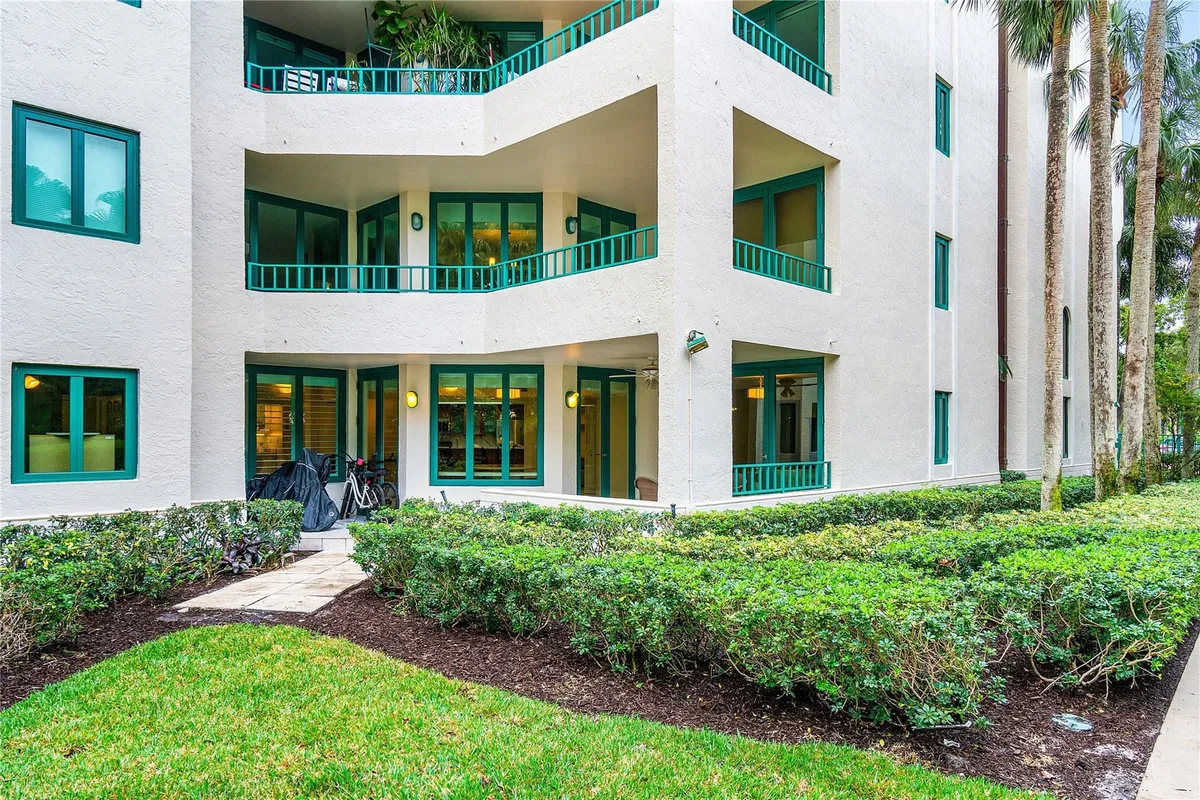 Mizner Court Unit 110 photo 37