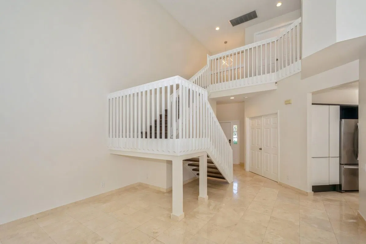 Residence photo 19