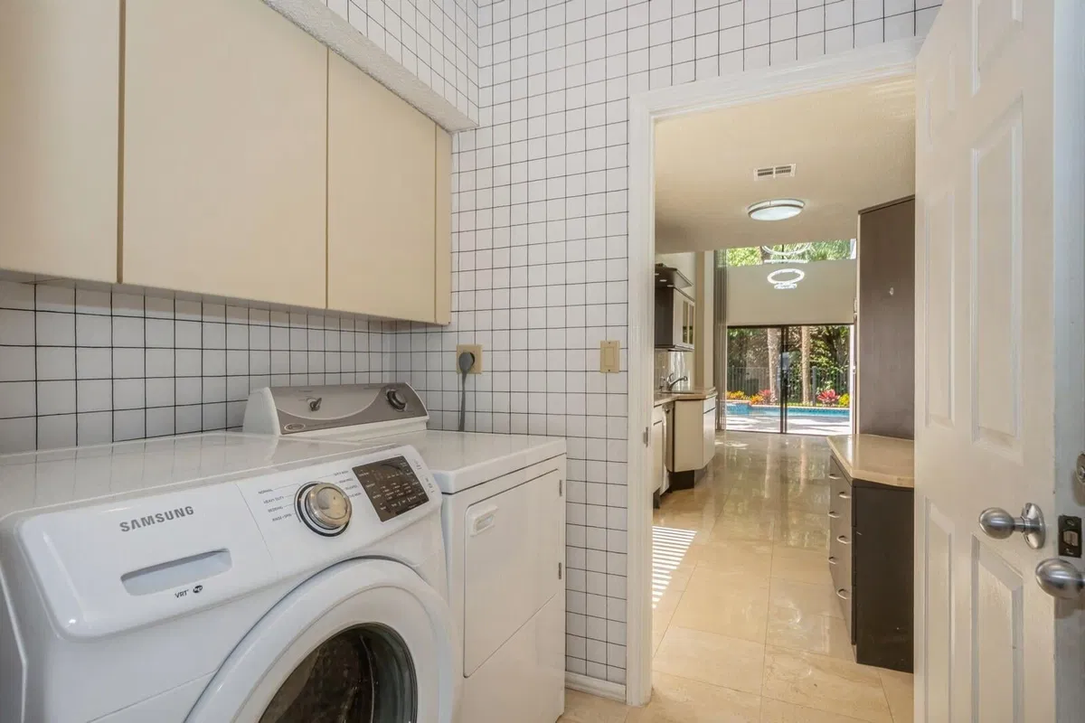 Residence photo 34