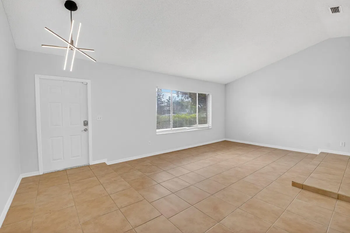 Residence photo 4