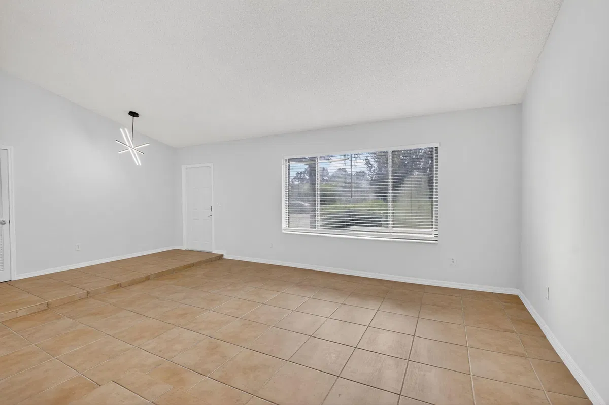 Residence photo 7