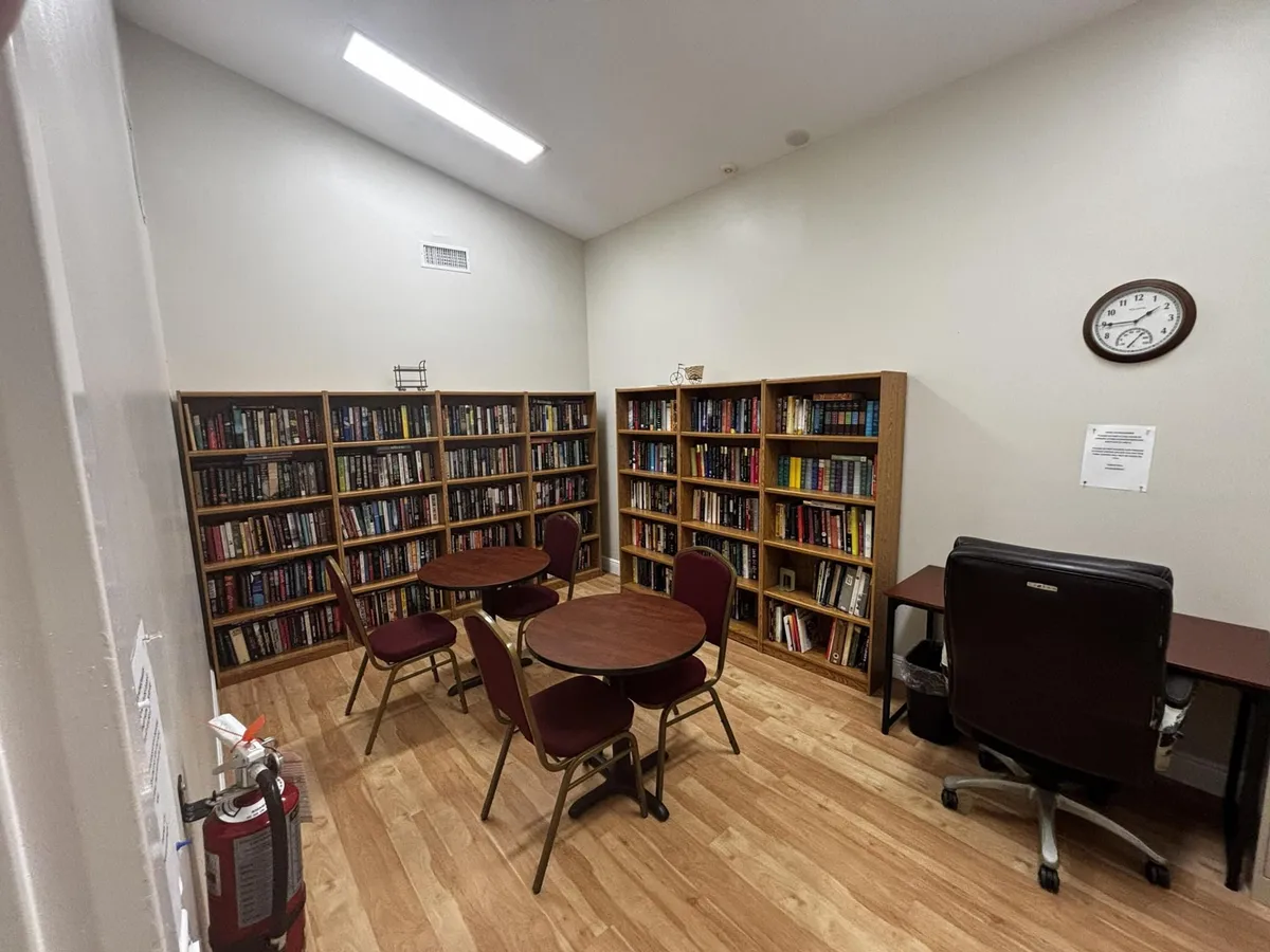 Unit 49 photo 10