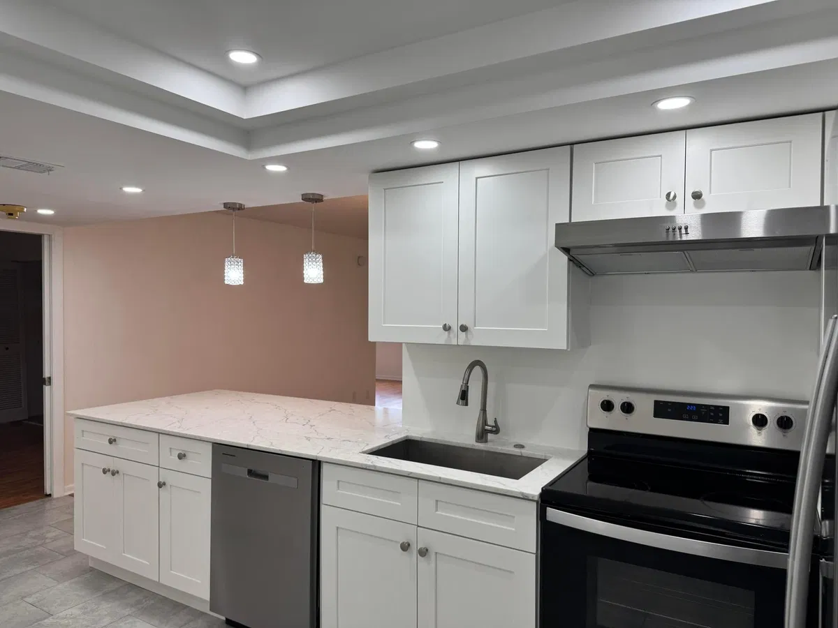 Unit 238 photo 4