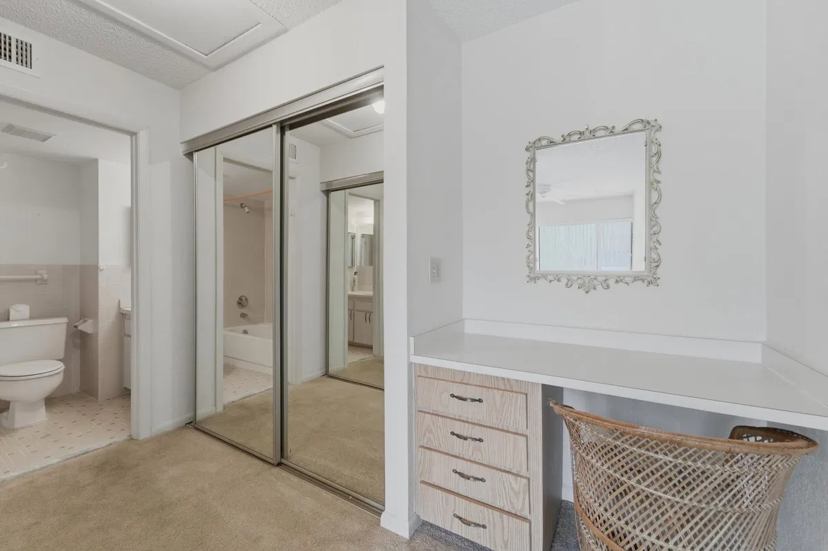 Unit 133 photo 13