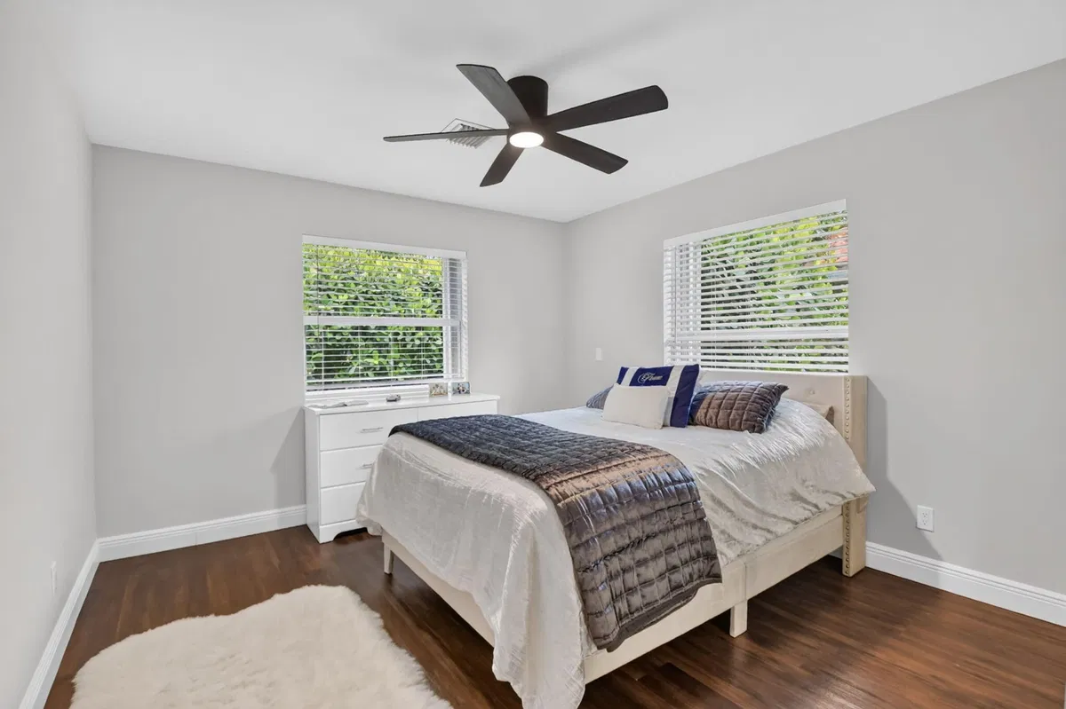 Residence photo 43