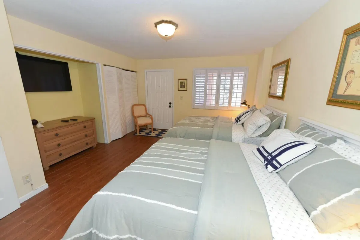 Unit B306 photo 22