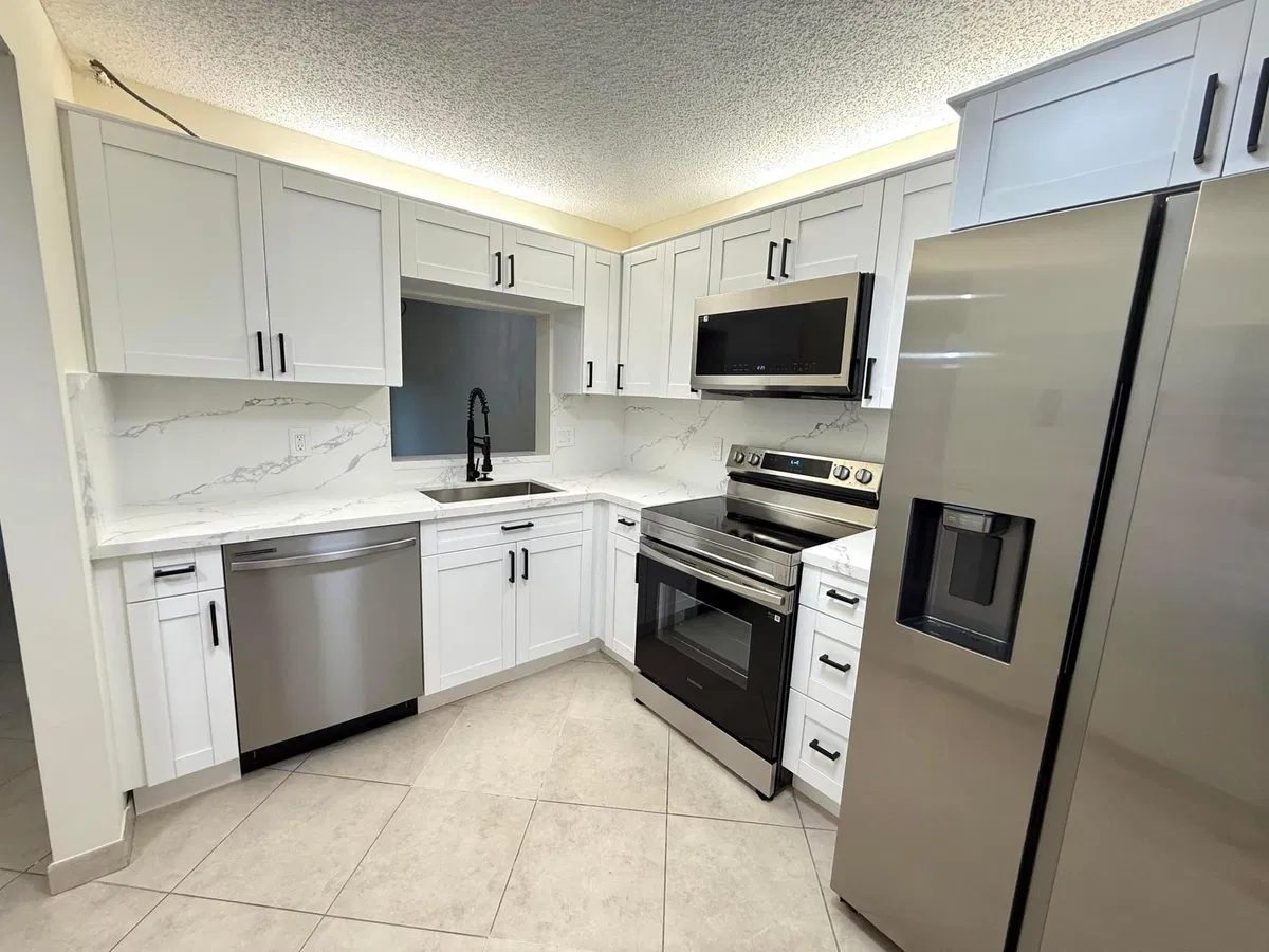 Unit 205 photo 7