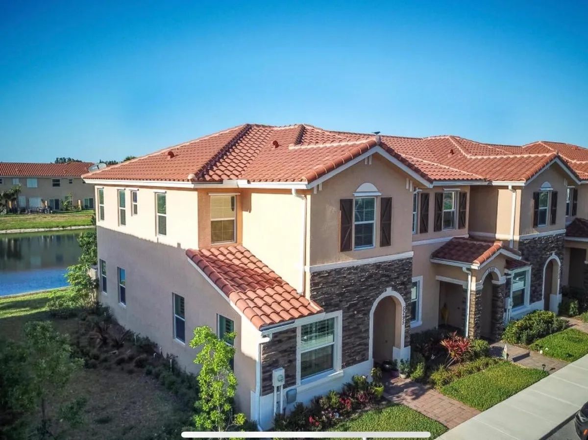 Unit 5295 Ashley River Road, W