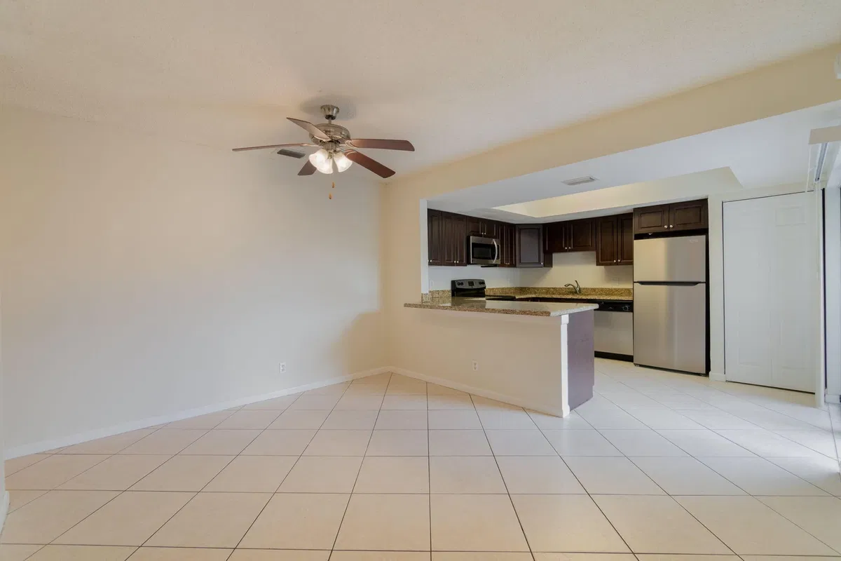 Residence photo 4