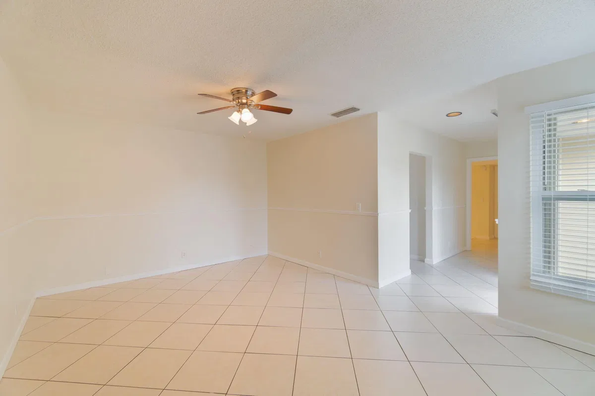 Residence photo 19