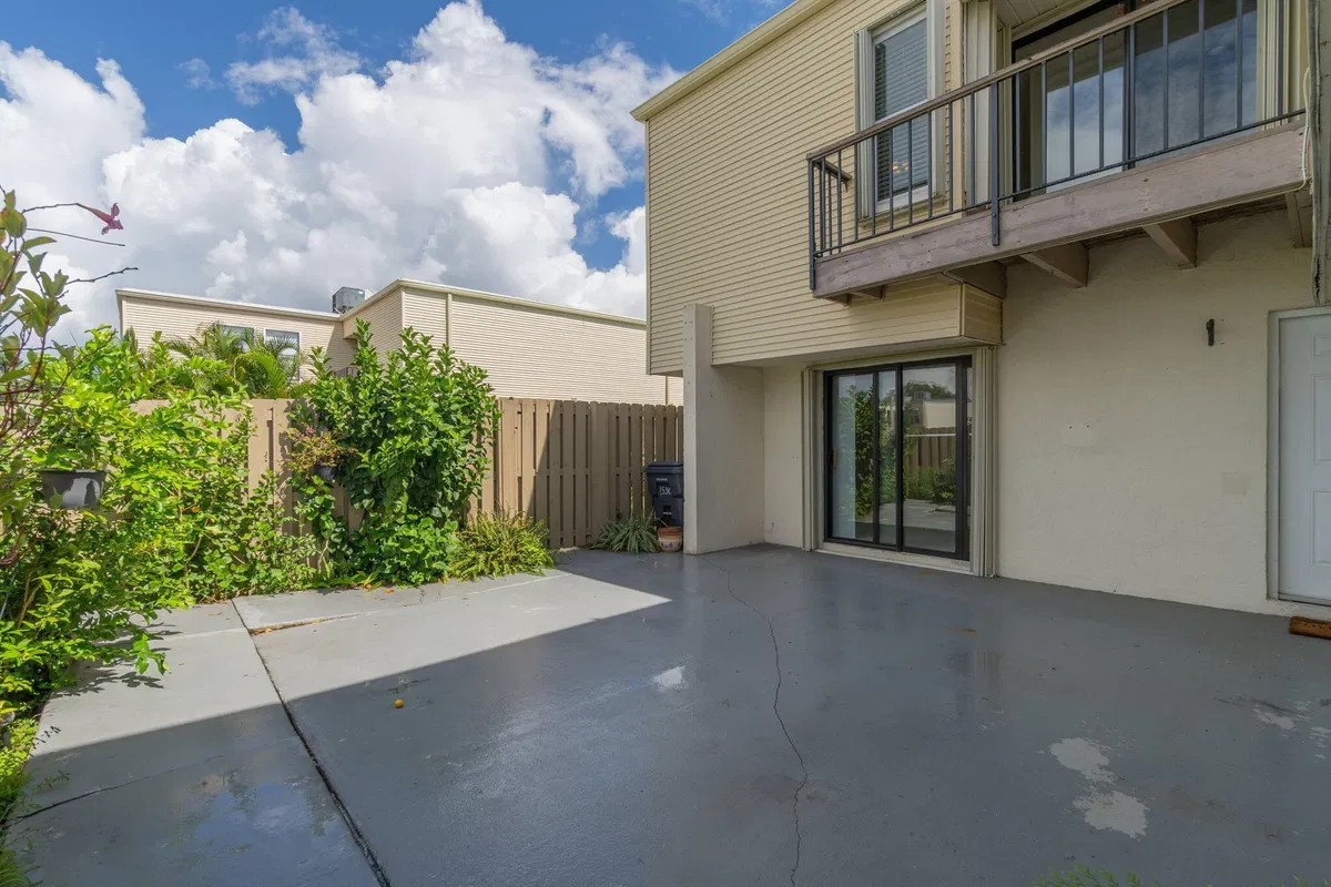 Residence photo 22