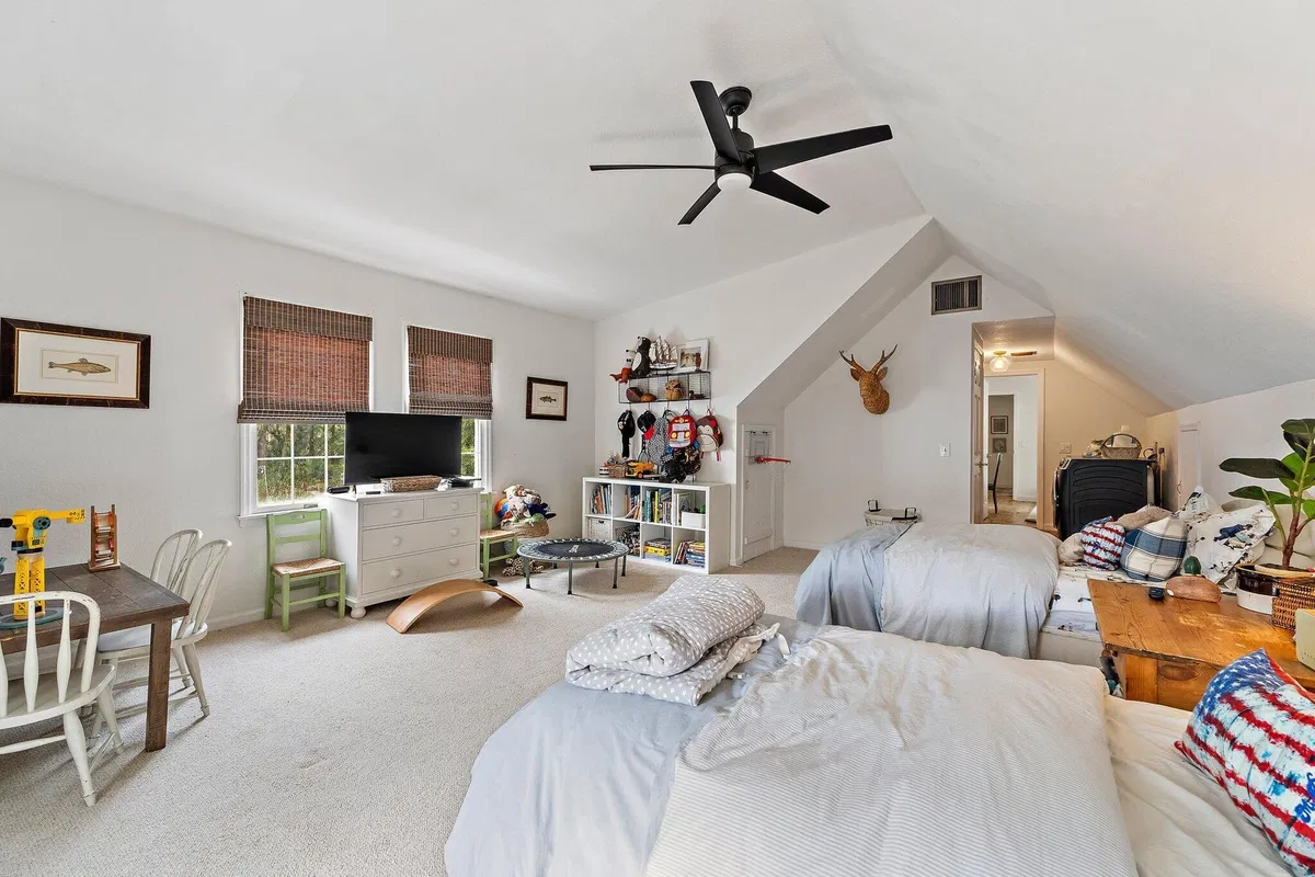 Residence photo 49