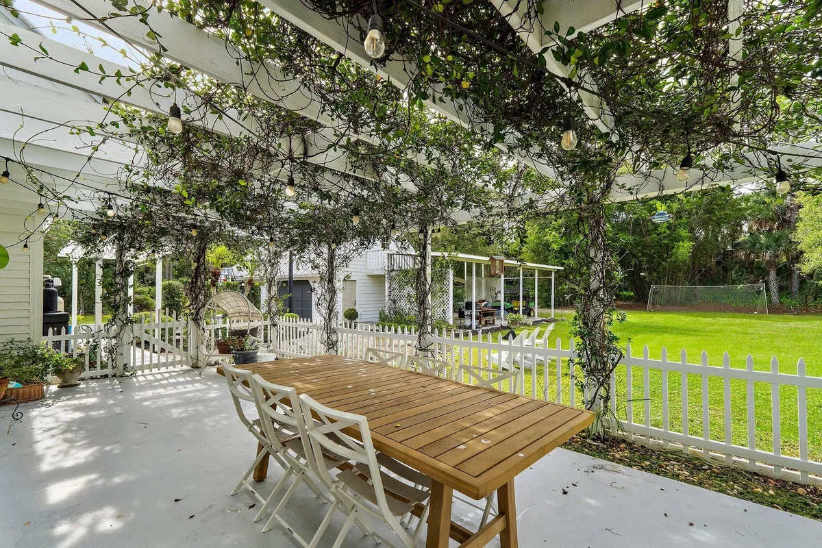 Residence photo 52