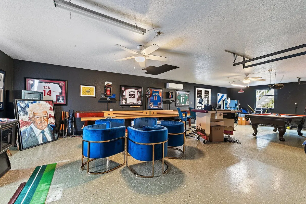 Residence photo 61