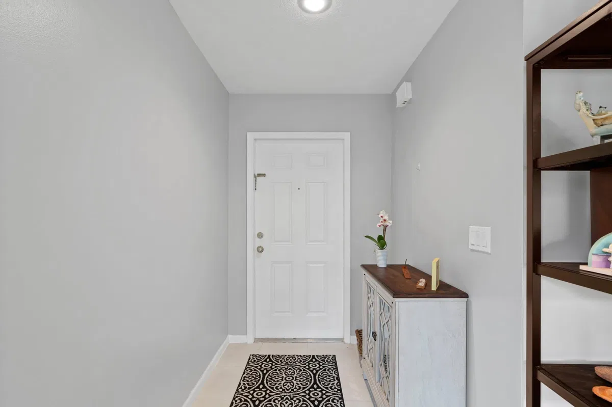  Residence photo 13