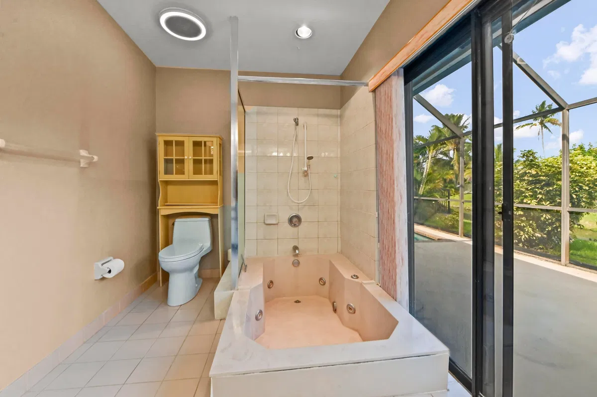 Residence photo 22