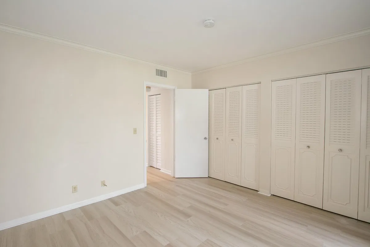 Unit 208 photo 13