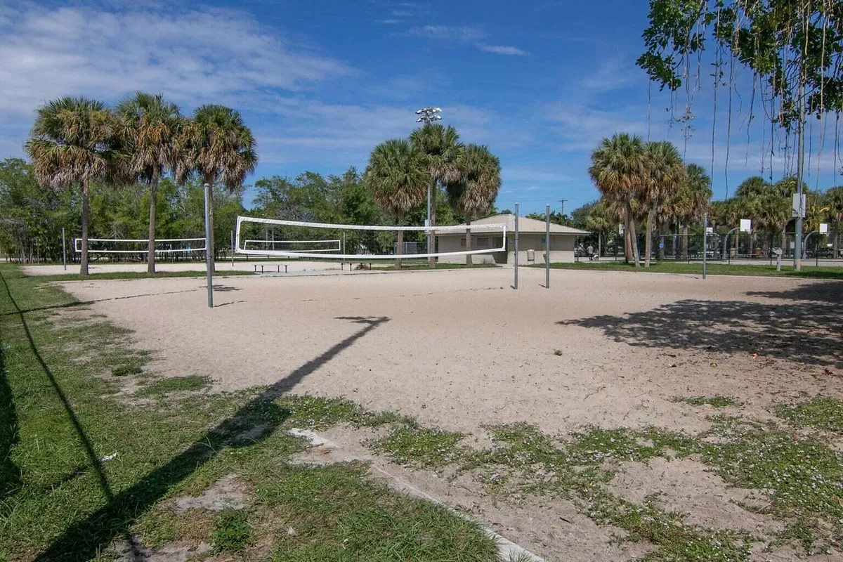 Unit 208 photo 25