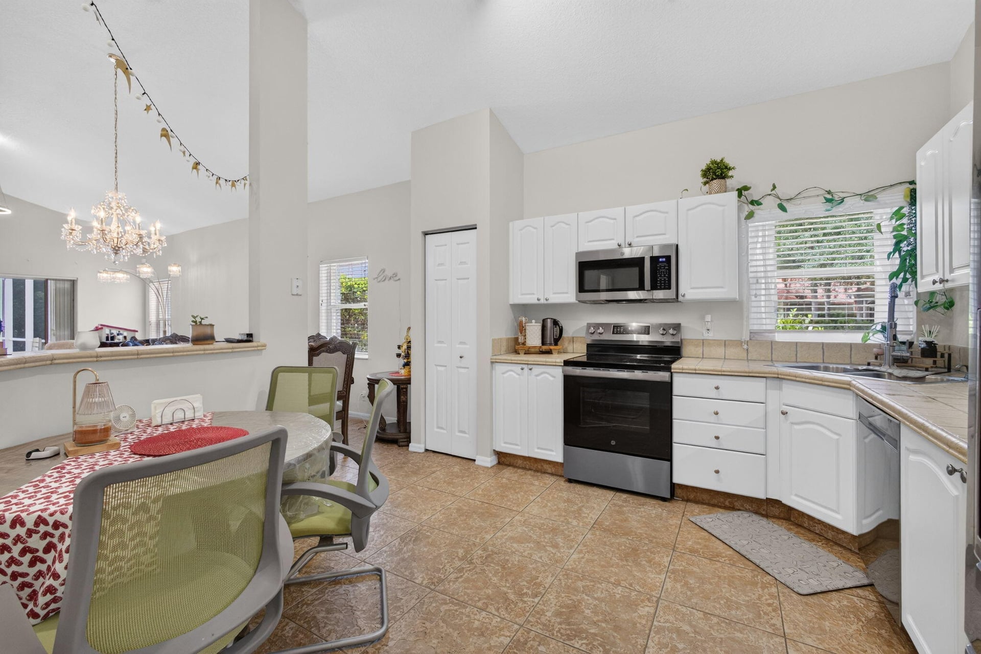 Residence photo 16