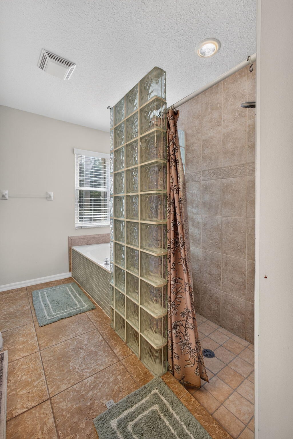 Residence photo 37