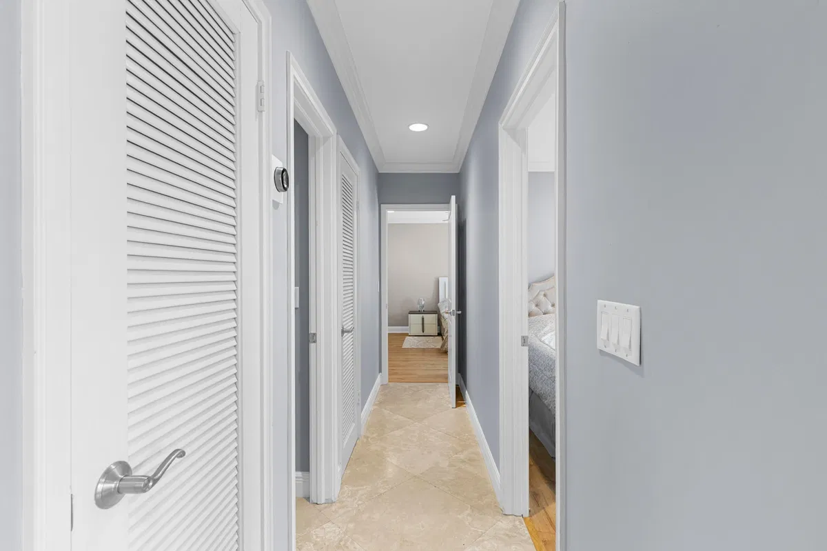 Unit E202 photo 28