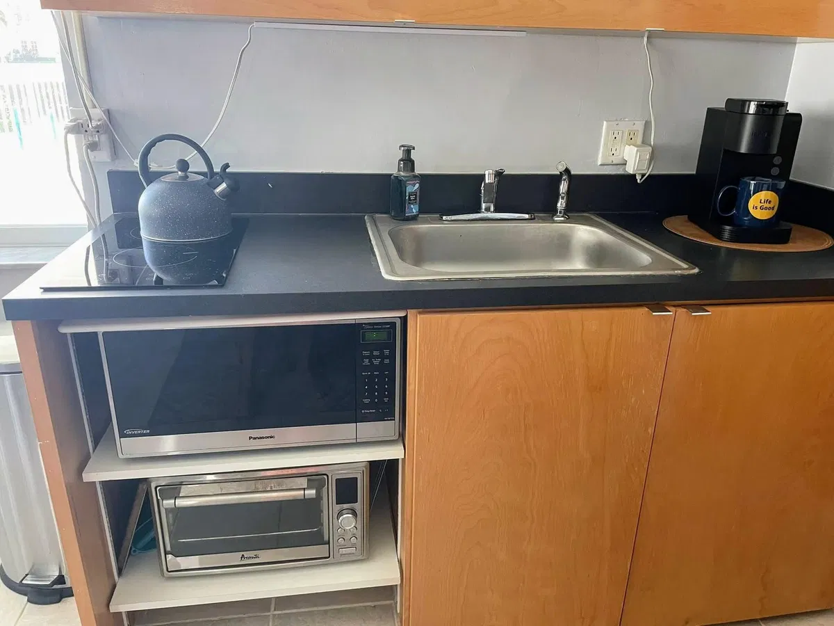 Unit 211 photo 4