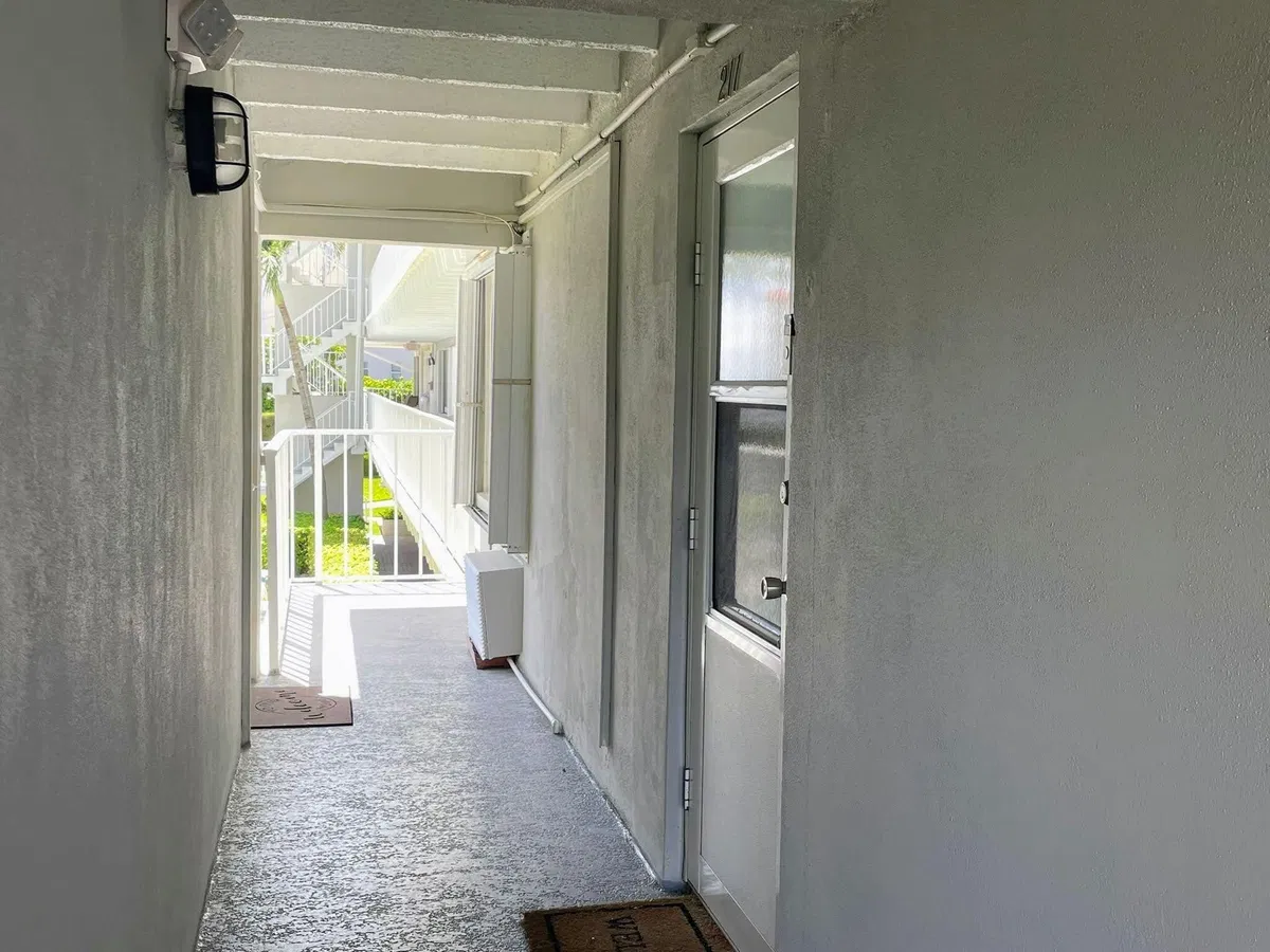Unit 211 photo 16