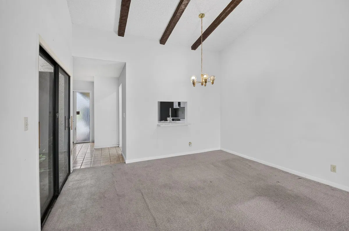 Residence photo 4