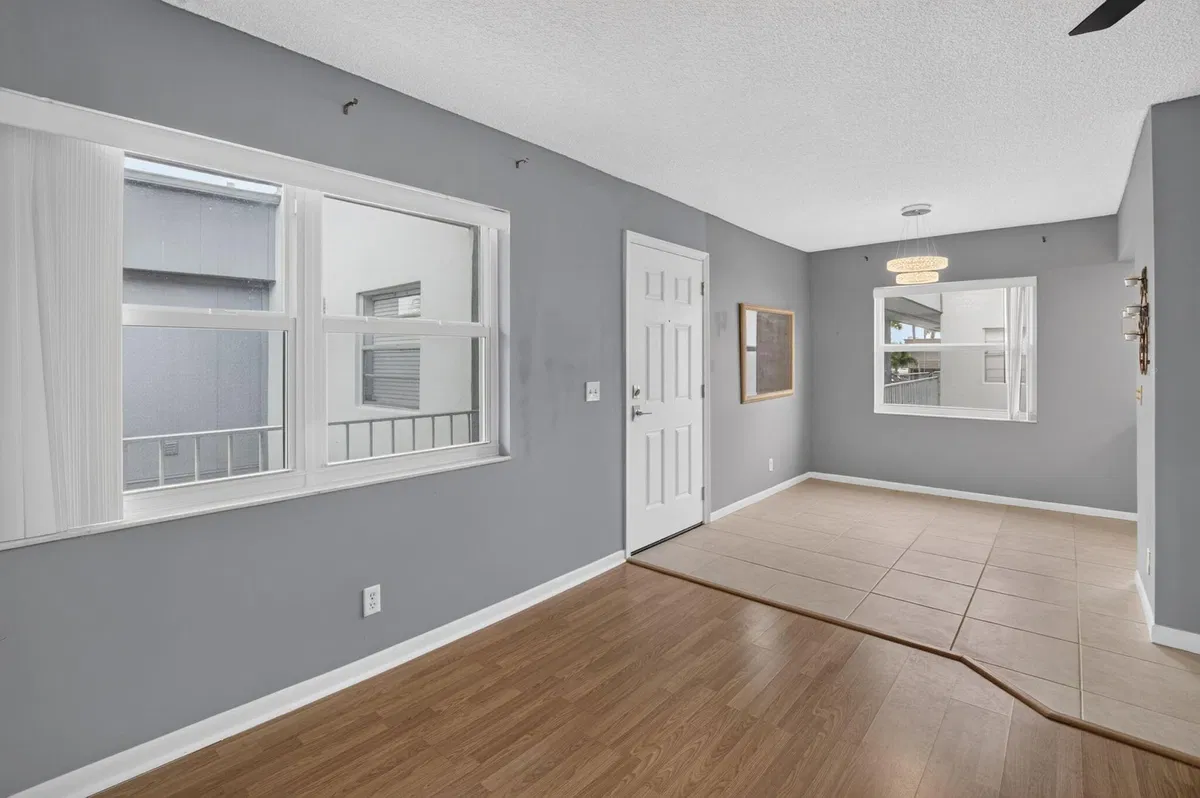 Residence photo 4
