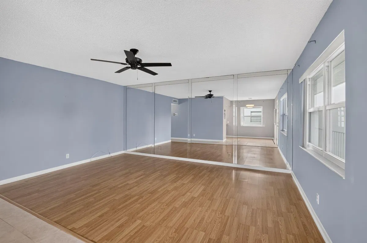 Residence photo 7