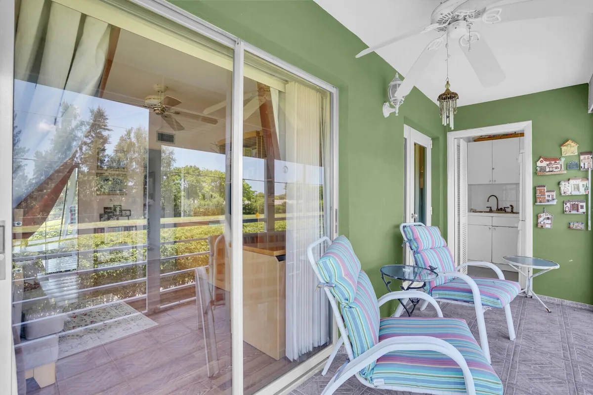 Residence photo 22