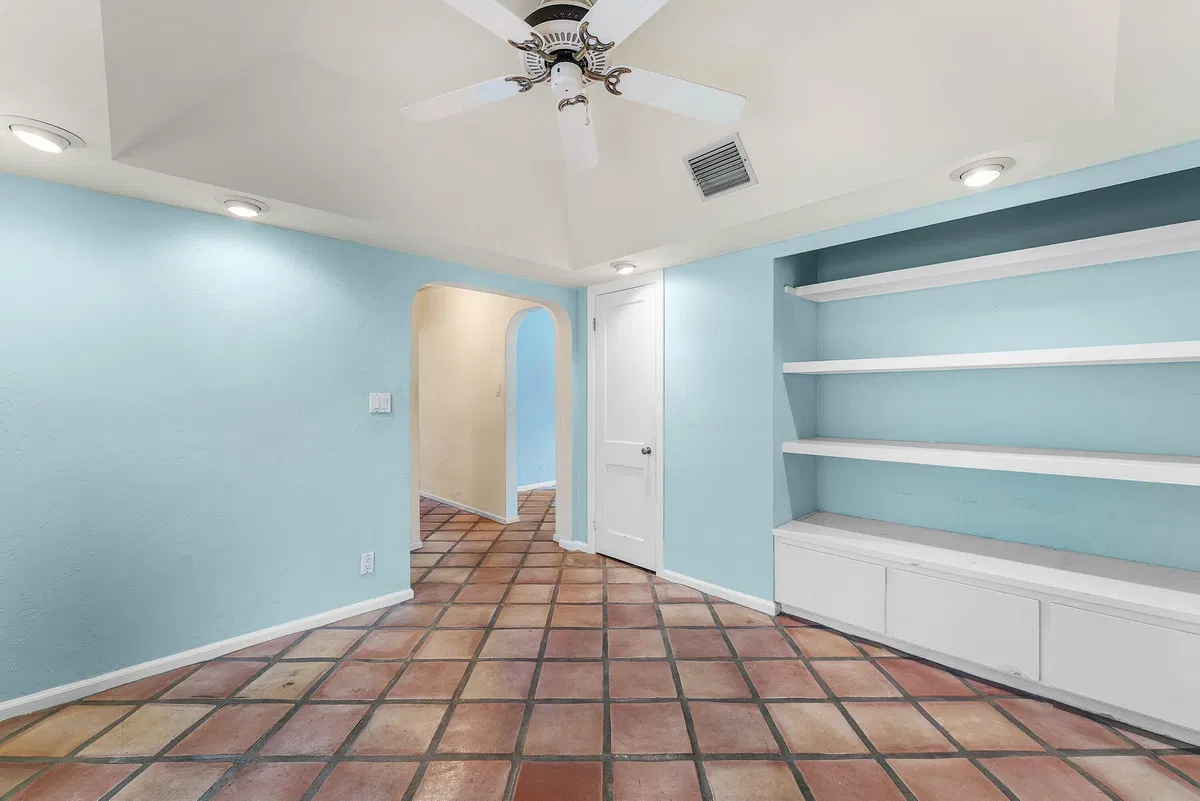  Residence photo 25