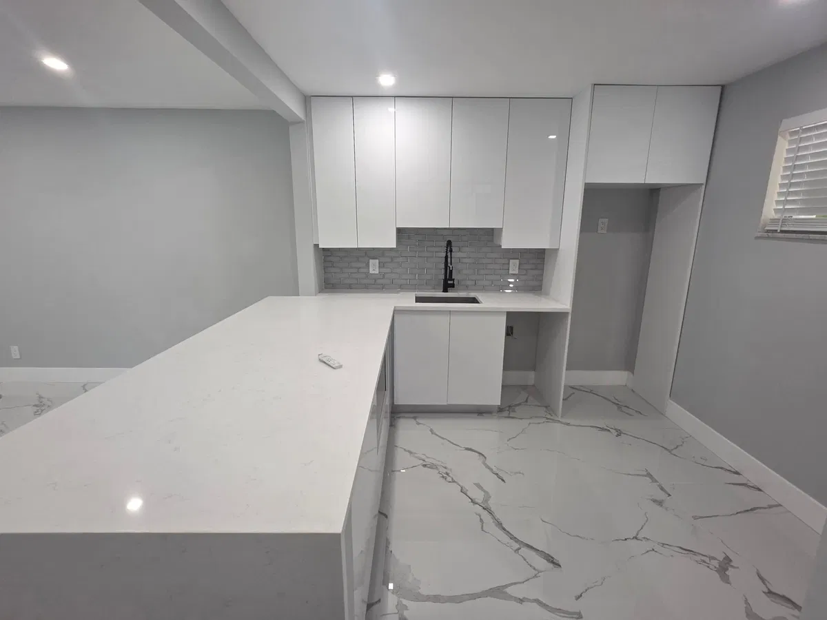 Unit 107 photo 4