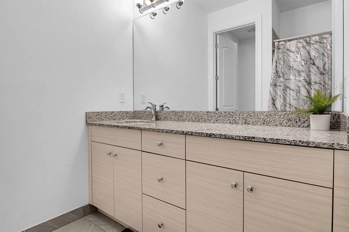 Residence photo 34