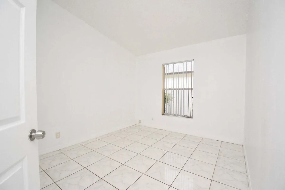 Residence photo 10