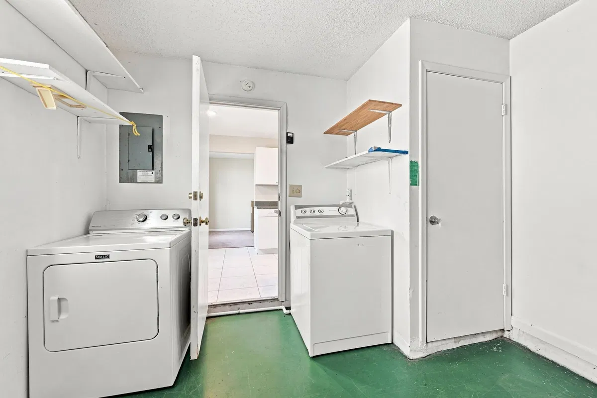 Residence photo 34