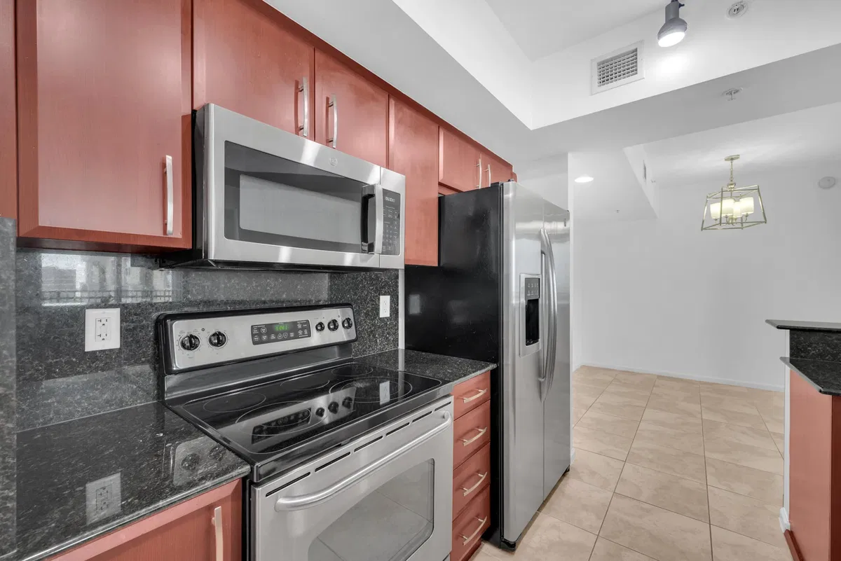 The Metropolitan Unit 612 photo 13