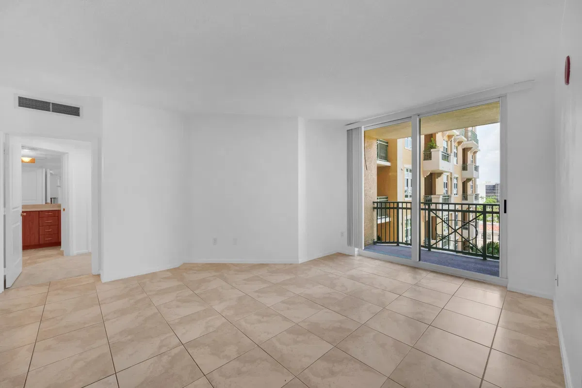 The Metropolitan Unit 612 photo 22